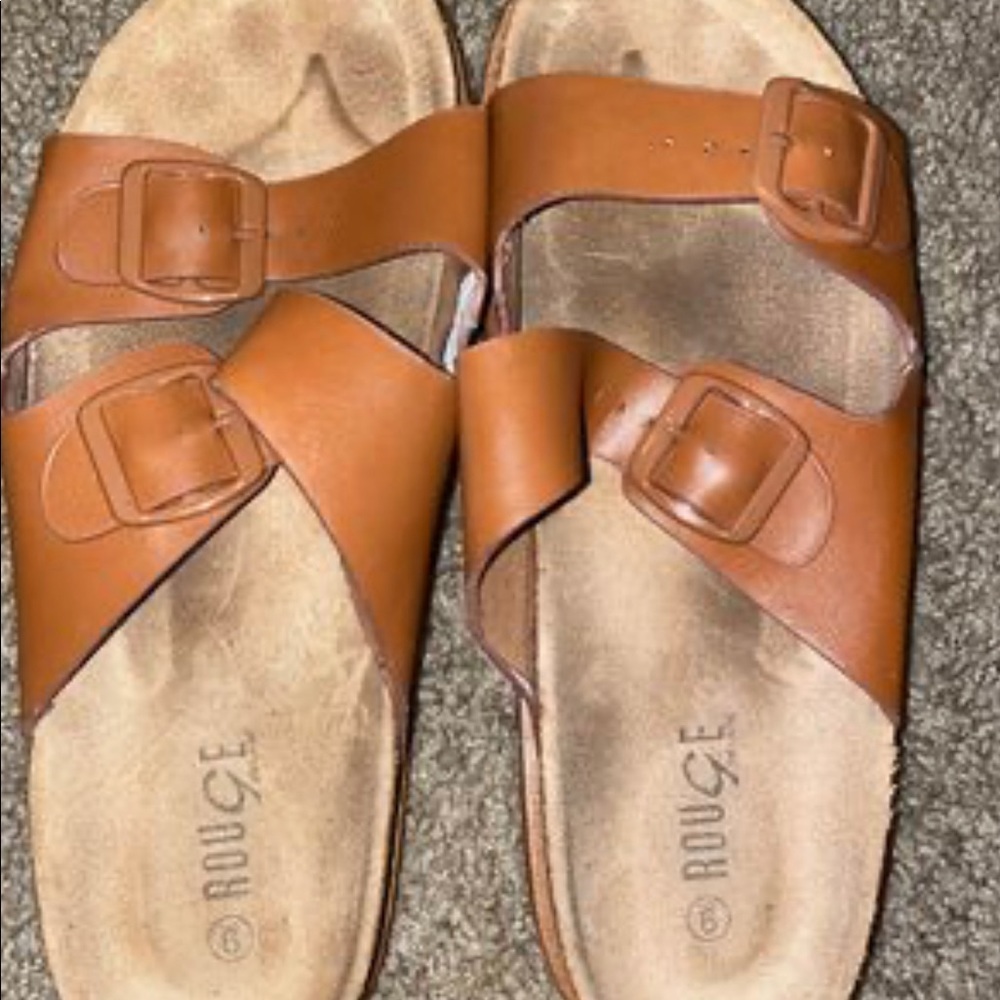 Size 9 womens worn slip on sandals